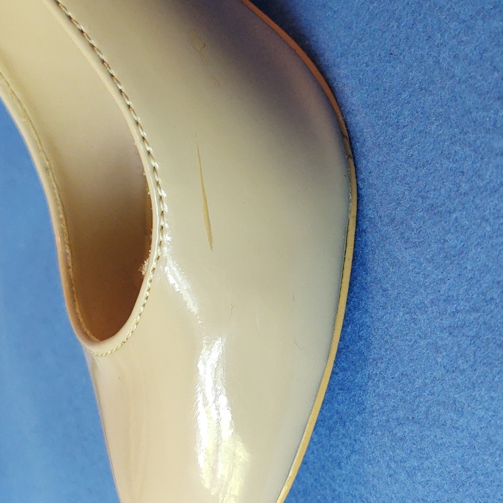 Heels - Picture 2 of 2